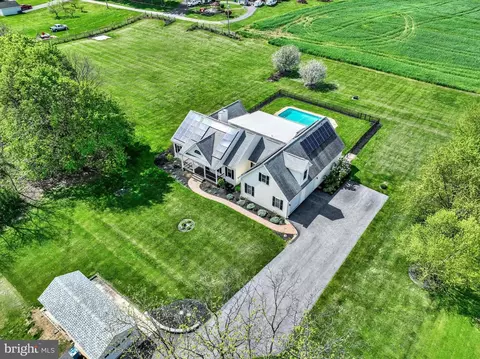 240 Meadowbrook Ave, York, PA 17406