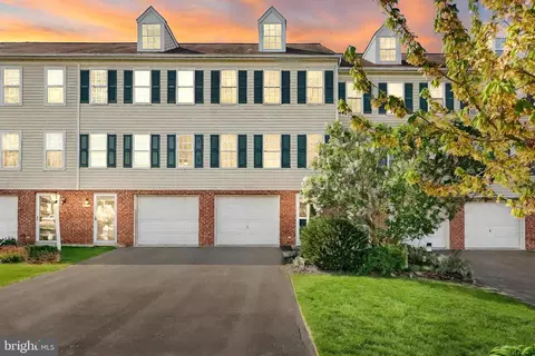 1084 Hearthridge Ln, York, PA 17404