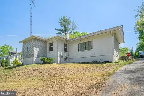 123 Breezewood Dr, Hanover, PA 17331