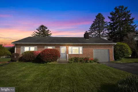 118 Sunset View Dr, New Cumberland, PA 17070
