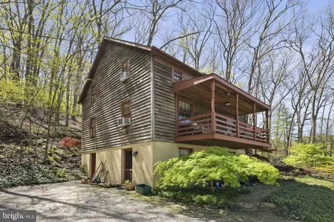 5631 Smoketown Rd, Glenville, PA 17329