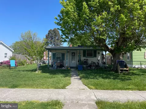 21 Hill St, Hanover, PA 17331