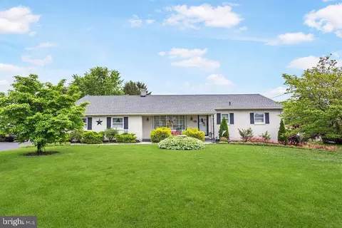 4052 Grandview Rd, Hanover, PA 17331