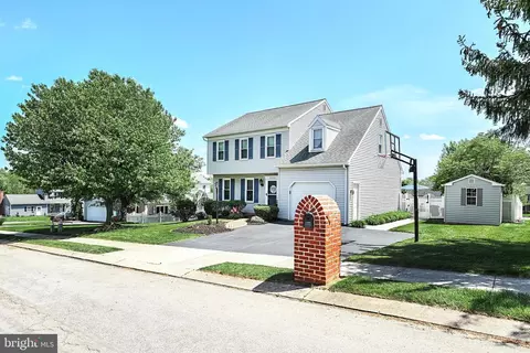 2712 Olde Field Dr, York, PA 17408