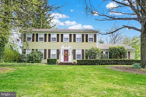 2457 Hepplewhite Dr, York, PA 17404