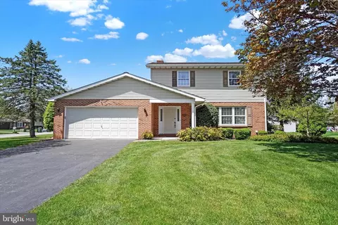 2779 Willapa Dr, Dover, PA 17315