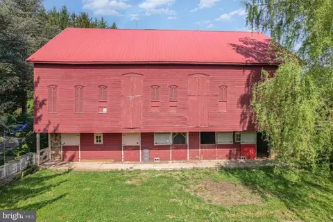 551 Hobart Rd, Hanover, PA 17331