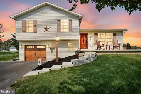 85 Glenmar Dr, Spring Grove, PA 17362