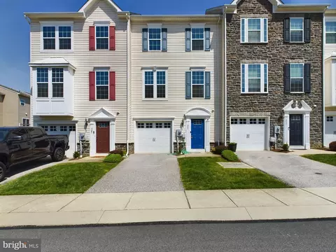 927 Stonehaven Way #121, York, PA 17403