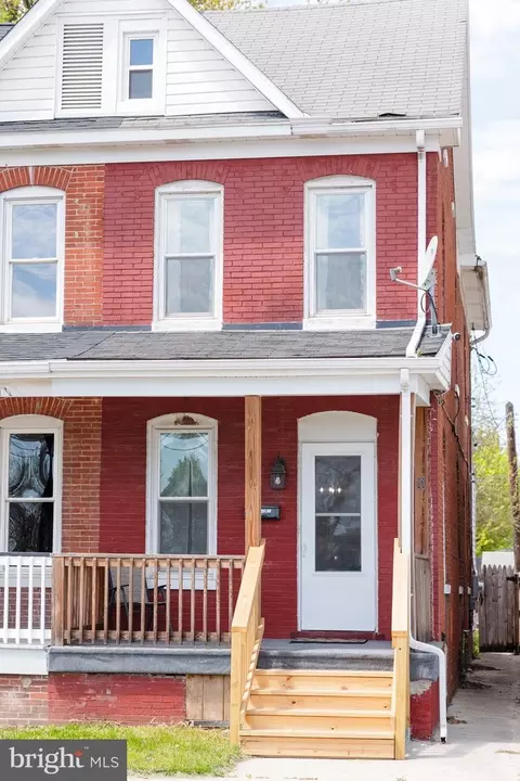 11 Pine St, Hanover, PA 17331