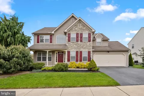3288 Raintree Rd, York, PA 17404