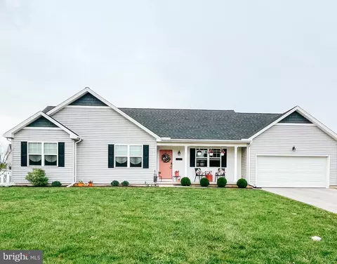 125 Farm House Ln, York, PA 17408