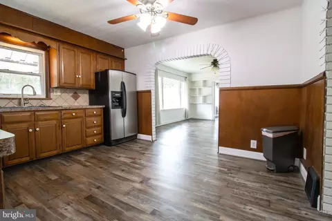107 E Main St, Windsor, PA 17366 photo 9