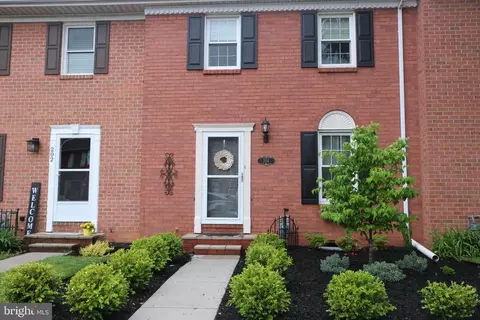 204 Georgetown Cir, Hanover, PA 17331