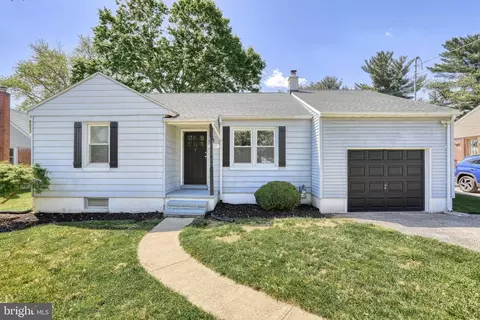 1349 Canterbury Ln, York, PA 17406