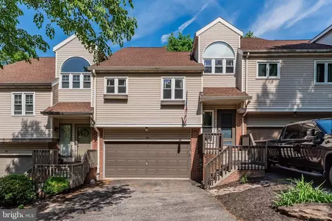 30 Greenleaf Rd, York, PA 17406