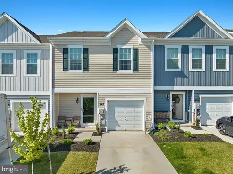 340 Locust Run Dr, York, PA 17404