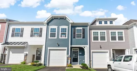 137 Holstein Dr, Hanover, PA 17331