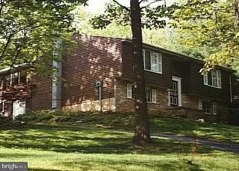71 Chain Saw Rd, Dillsburg, PA 17019