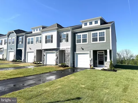 131 Holstein Dr, Hanover, PA 17331