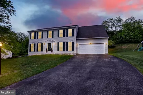 37 Louvain Dr, Hanover, PA 17331