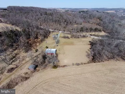 138 Gamble Rd, Fawn Grove, PA 17321