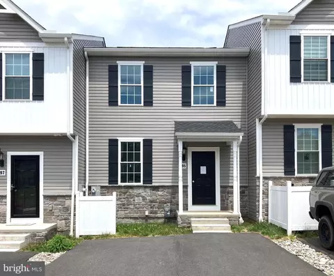 95 Holstein Dr #175, Hanover, PA 17331