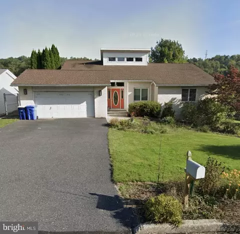 411 Ethan Allen Dr, New Cumberland, PA 17070
