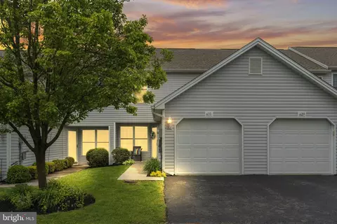 631 Canvasbach Dr #17C, Etters, PA 17319