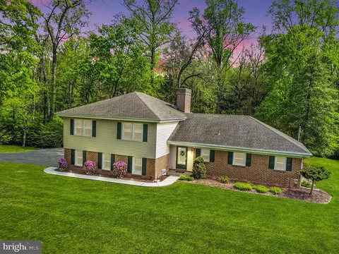 1770 Spring Lake Ter, York, PA 17406