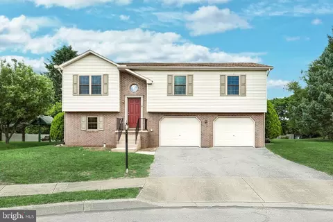 5 Campus Ct, Manchester, PA 17345