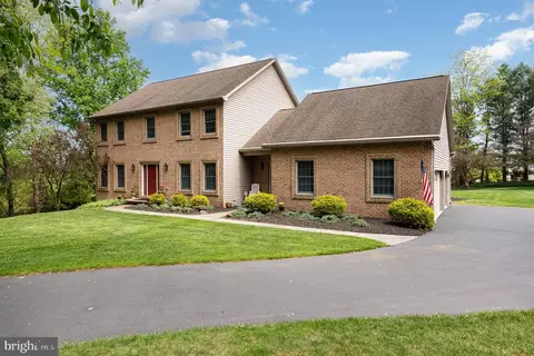 675 Hunters Ln, Lewisberry, PA 17339