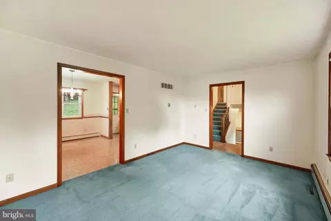 17 Meadowview Dr, Hanover, PA 17331 photo 5