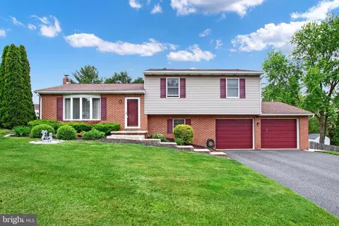 449 Dartha Dr, Dallastown, PA 17313