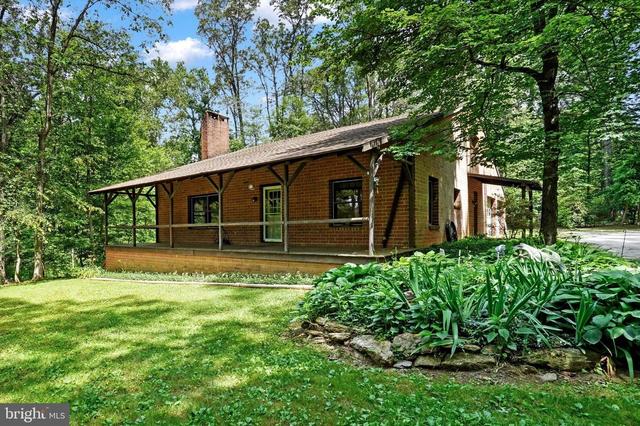 16714 Green Valley Ct, Stewartstown, PA 17363