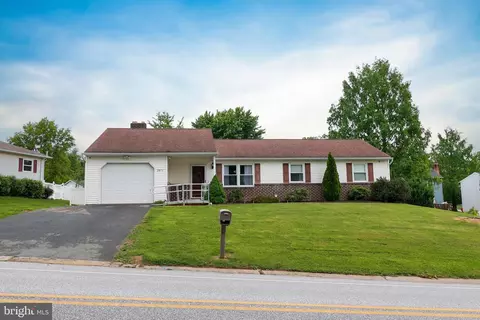 2871 Honey Valley Rd, Dallastown, PA 17313