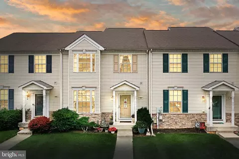 363 Bruaw Dr, York, PA 17406