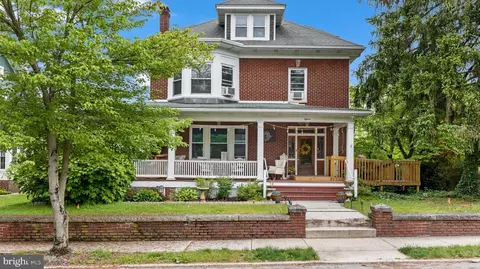 15 4th St, Hanover, PA 17331