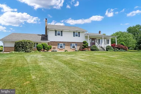 1020 Gebhart Rd, Windsor, PA 17366