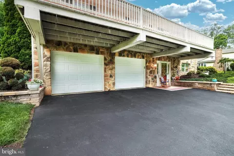 520 Dellinger Rd, Mount Wolf, PA 17347 photo 4