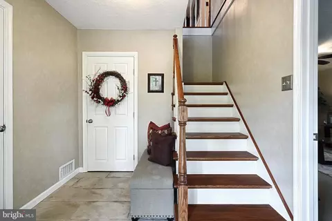 520 Dellinger Rd, Mount Wolf, PA 17347 photo 6