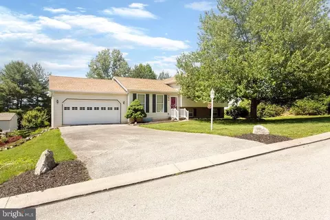 354 Jasmine Dr, Hanover, PA 17331
