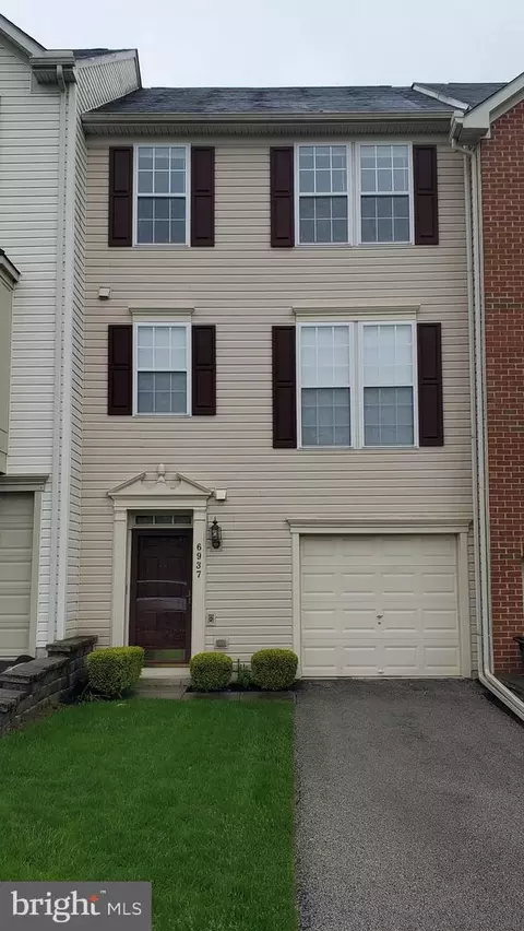 6937 S Sentinel Ln, York, PA 17403