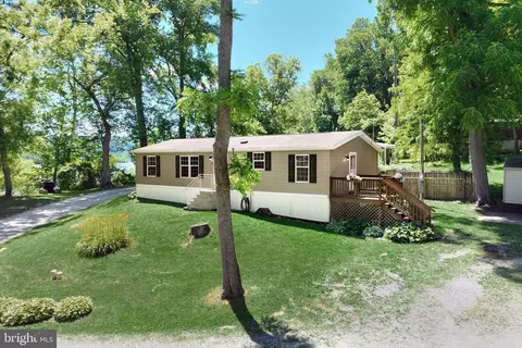 12 Maguire Ln, Brogue, PA 17309