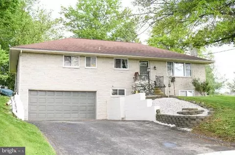 4325 Wolfs Church Rd, York, PA 17408