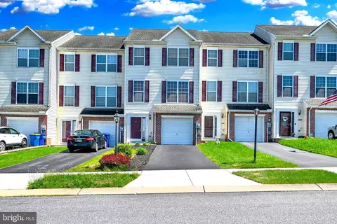 1236 Ledge Dr, York, PA 17408