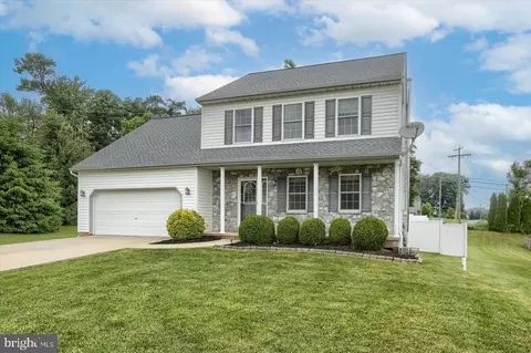 25 Crestview Ct, York Haven, PA 17370
