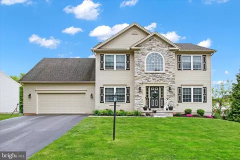 2245 Trotter Ridge Ct, York, PA 17408