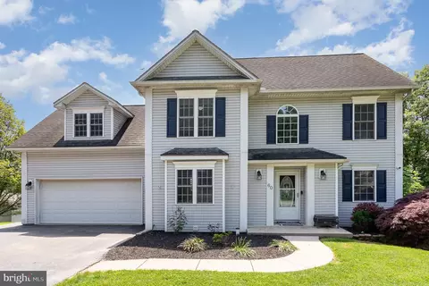 60 Oak Dr, Mount Wolf, PA 17347