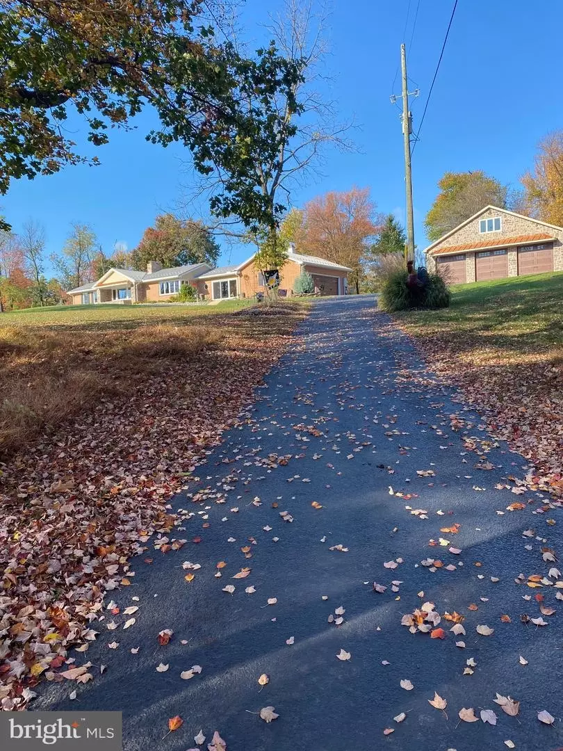 1181 Ridgewood Rd, York, PA 17406 1 photo Movoto